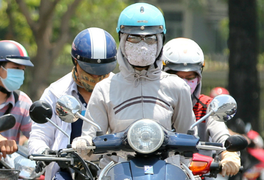 Sức khoẻ bị ảnh hưởng thế nào khi bức xạ tia cực tím ở TP.HCM ở mức báo động?