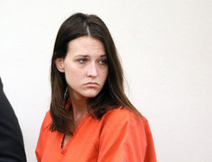 Hàng loạt nữ giáo viên ở Mỹ vướng lao lý do quan hệ tình dục với nam sinh