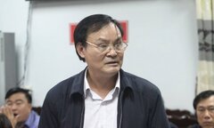 Chính quyền không can thiệp việc chọn cơ sở cung cấp thực phẩm của các trường, hiệu trưởng mới là người quyết định