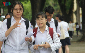 Điểm chuẩn, phổ điểm vào lớp 10 công lập Hà Nội năm nay thế nào?