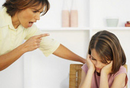 Thiếu 0,25 điểm đỗ nguyện vọng 1, mẹ không động viên mà gầm rít với con, không để con yên