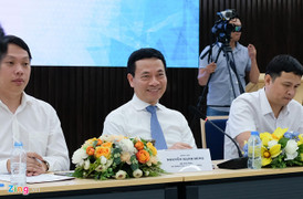 Bộ trưởng Nguyễn Mạnh Hùng: 'Việt Nam cần có mạng xã hội riêng thay Facebook'