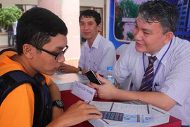 'Tăng điểm sàn sau 22/7, Bộ GD&ĐT và trường nên xin lỗi thí sinh'