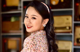 Cô gái xinh đẹp, đa tài trường Amsterdam với điểm tổng kết trên 9