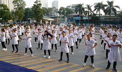 Y bác sĩ Bệnh viện K nhảy flashmob 'rửa tay'