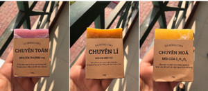 Học sinh bán xà bông với màn chào mua 'đậm mùi thả thính' gây sốt mạng