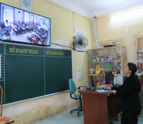 Nghi con bị đánh, phụ huynh có được lắp camera quay lén giáo viên?