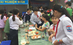 Một chương trình nhiều sách giáo khoa: Băn khoăn khâu kiểm tra, đánh giá học sinh