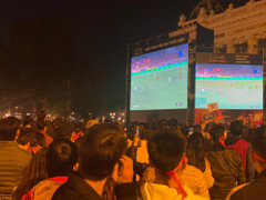 Đài VTC lắp 3 màn hình lớn tại Nhà Hát Lớn Hà Nội tiếp lửa cho U22 Việt Nam