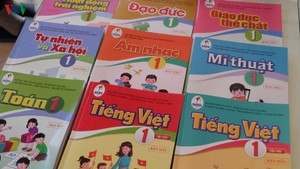 GS Nguyễn Minh Thuyết: Có những chỉ đạo ngầm về chọn sách tham khảo