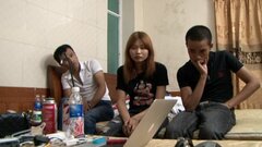 Đang 'đập đá' trong nhà nghỉ, thiếu nữ cùng đồng bọn bị công an bắt giữ