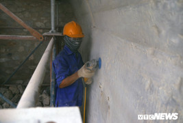 Ảnh: Vòm cầu đá trăm tuổi được đục thông trên phố cổ Hà Nội