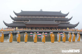 Hàng ngàn đại biểu về chùa Tam Chúc dự khai mạc Đại lễ Vesak 2019