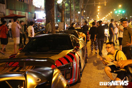Ảnh: Ngắm dàn siêu xe hàng chục tỷ đổ bộ đường phố Hà Nội
