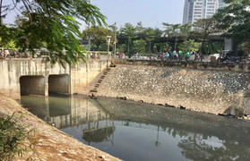 Tháo dỡ khu thí điểm làm sạch nước sông Tô Lịch bằng công nghệ Nhật Bản