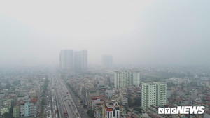 Ảnh: Hà Nội mịt mù trong lớp sương mờ ô nhiễm