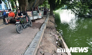 Hà Nội dùng bê tông đúc sẵn để kè bờ hồ Hoàn Kiếm đang xuống cấp