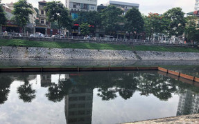 Vì sao Hà Nội chưa công bố kết luận thanh tra việc dùng hoá chất làm sạch hồ?