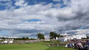 BMW Championship 2016: Bão và mưa lớn, chỉ một nửa golf thủ về đích ngày mở màn