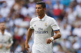 Ronaldo 'nổi đóa' trong buổi tập cùng Real Madrid
