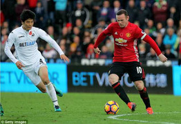 Man Utd đại thắng Swansea: Rooney là vua kiến tạo, Carrick sắm vai thần may mắn