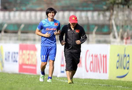 Tuấn Anh khám chấn thương ở Thái Lan, Singapore