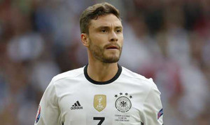 Chuyển nhượng ngày 11/1: Chelsea muốn mua Hector, Fernando Torres được Newcastle mời gọi