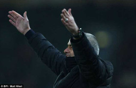 Thua bạc nhược Hull City, Mourinho vẫn chỉ trích trọng tài