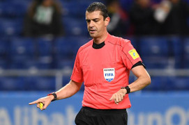 Viktor Kassai, trọng tài vừa 'hại chết' Bayern Munich là ai?