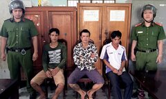 Nhóm côn đồ mang súng đi đòi tiền bảo kê bán hàng rong ở Khánh Hòa
