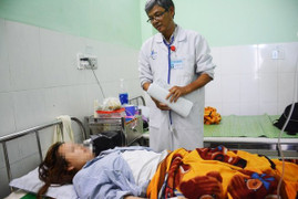 Phụ huynh đánh cô giáo thủng màng nhĩ: Triệu tập 2 người liên quan