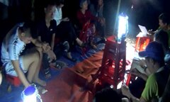 Cảnh sát mật phục bắt quả tang sòng bạc trong rừng keo ở Quảng Ngãi