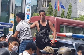 Trục xuất nam du khách gây rối tại TP.HCM
