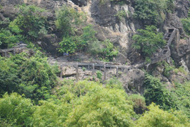 Xây cầu không phép xuyên lõi di sản Tràng An: Yêu cầu 62 cá nhân, tập thể kiểm điểm lại