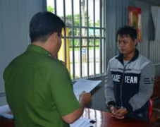 Bắt giam gã cha dượng nhiều lần cưỡng hiếp con gái riêng của vợ