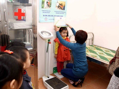 Cảnh báo: Bổ sung quá nhiều canxi cũng khiến con bị lùn