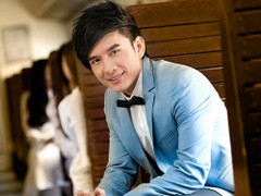 Khi các quý ông U40 của showbiz Việt cởi áo khoe body 6 múi