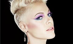 Pink - bà mẹ yêu thương con đến tận cùng