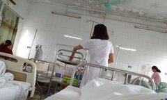 Bị sốt xuất huyết nhưng tưởng nhầm sốt virus, ông bố trẻ suýt mất mạng