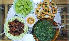 Mẹ đảm khoe mâm cơm ngon, đẹp, đủ món chỉ 50 nghìn khiến mọi người 'phát sốt'