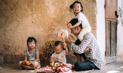 Tuổi thơ ùa về với bộ ảnh cực ý nghĩa mùa Tết Trung thu