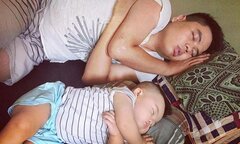 Cười vỡ bụng với bộ ảnh cha con giống nhau y đúc, không nhầm đi đâu