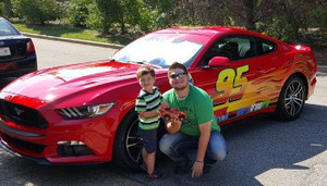 Ông bố 'hô biến' xe hơi thành nhân vật hoạt hình vì con trai quá yêu thích