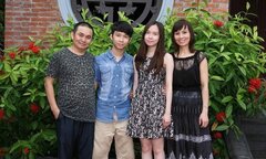Chuyện lạ đời 'bố vịt đẻ thiên nga' trong showbiz Việt