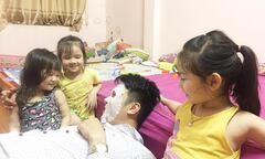 Cười ngất với hình ảnh ông bố 'đắp mặt nạ' cùng con