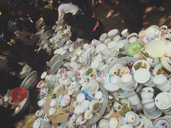 Xét cho cùng, ngày Tết chỉ phải rửa mấy mâm bát, đâu đến nỗi phải than trời, oán đất