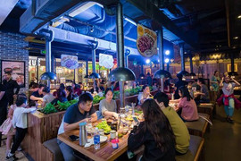 Bán bia, lẩu, thịt nướng, chủ chuỗi Vuvuzela, Gogi thu về 3.300 tỷ đồng