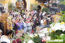 Hàng nghìn người dự đại lễ Phật đản 2018