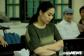 'Nữ quái' gài ma túy vào xe để tống bạn trai vào tù cúi gằm mặt trước phiên xét xử