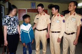 Bé trai 11 tuổi đạp xe từ Nam Định lên Hà Nội vì nhớ mẹ